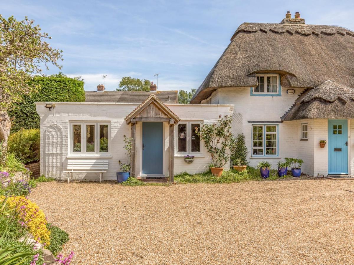 Pass The Keys Charming Apartment Attached To Thatched Cottage Chichester Exterior foto
