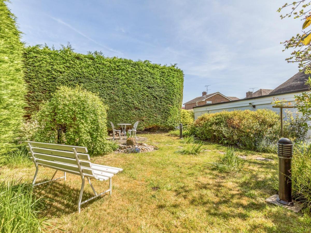 Pass The Keys Charming Apartment Attached To Thatched Cottage Chichester Exterior foto
