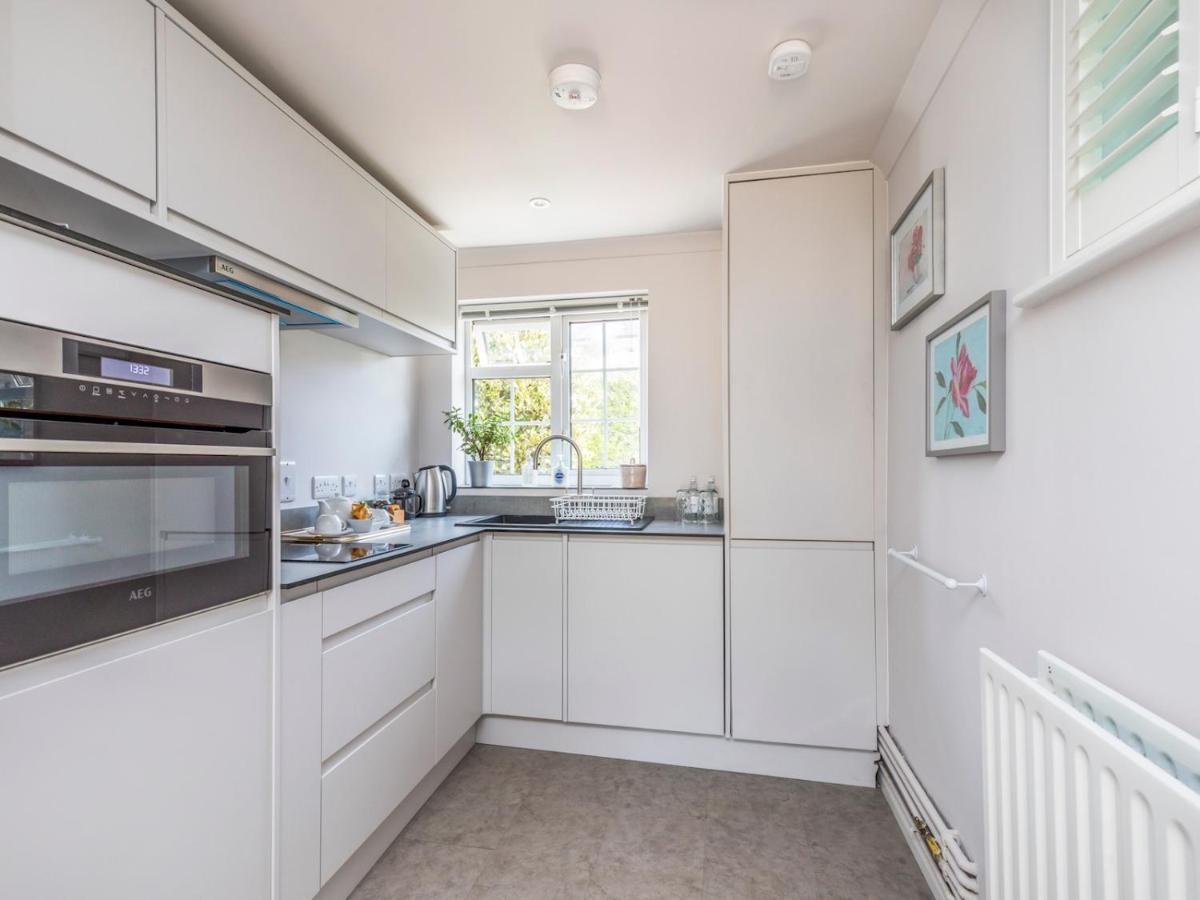 Pass The Keys Charming Apartment Attached To Thatched Cottage Chichester Exterior foto